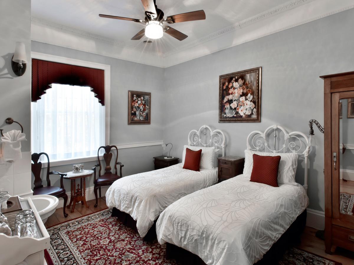 Brockamour Manor Bed And Breakfast Niagara-on-the-Lake Exterior foto